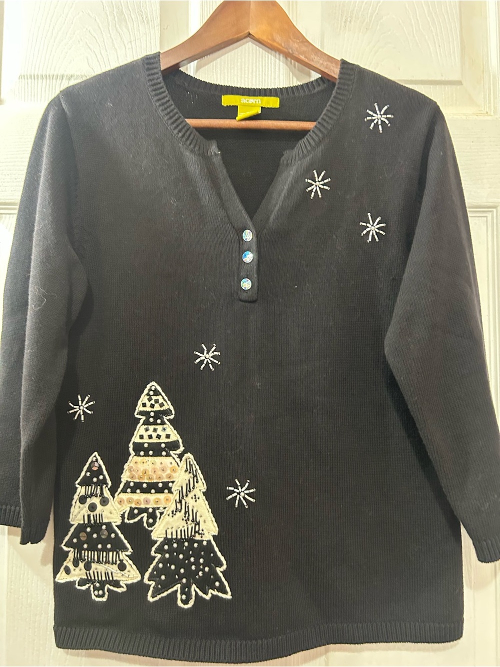 Acorn Beaded Christmas Tree Sweater Sz M Sequin Snowflake Holiday Knit Top